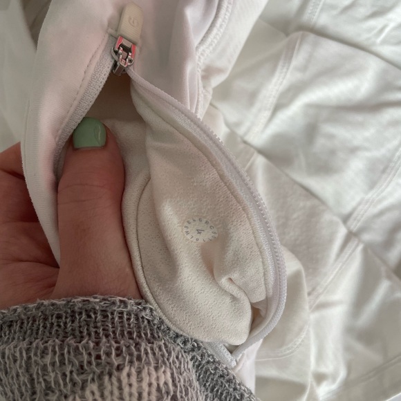 White Lululemon tennis skirt - Picture 5 of 7